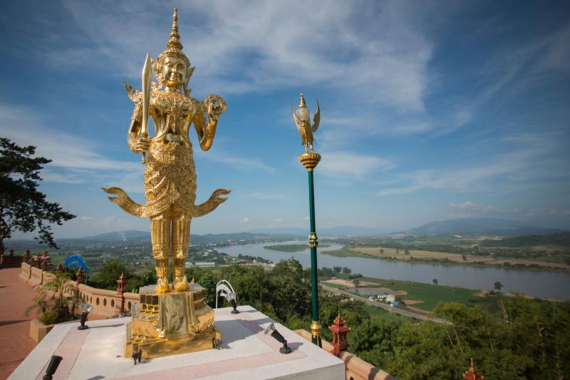 Wat Phra That Doi Pu Khao