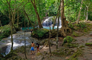 Le Parc national d’Erawan et son impressionnante chute d’eau sur sept niveaux