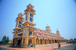 Le temple Cao Dai à Tay Ninh, siège du Caodaïsme