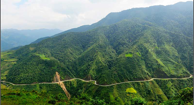 Traverser le col de Khau Pha