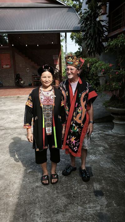 Pourquoi ne pas essayer les costumes traditionnels des ethnies locales ?