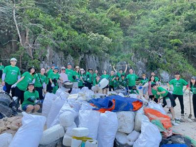 Revivre la Baie d'Halong : Nettoyage après le Typhon Yagi  2