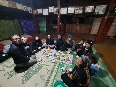 Une soirée conviviale avec les habitants d'ethnies au Nord- est, immersion totale dans la vie et la culture locale