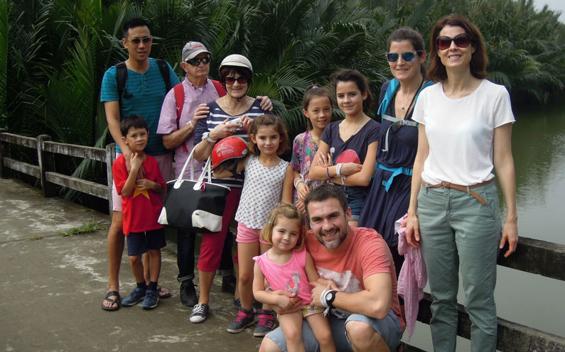 Madame SERRA et sa famille