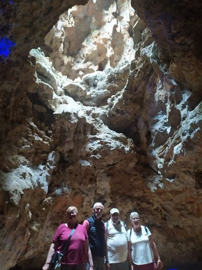 Exploration de grottes mystérieuses