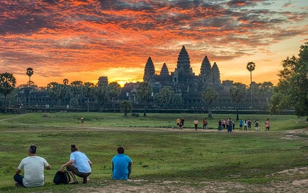 Voir le coucher du soleil sur le temple d'Angkor wat