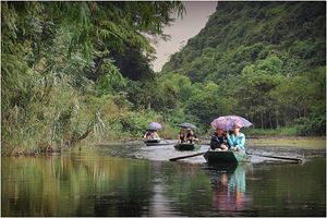 Ballade en barque à la baie d'Halong terrestre Ninh Binh 