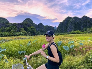 Ballade à vélo à la campagne paisible de la baie d'Halong terrestre