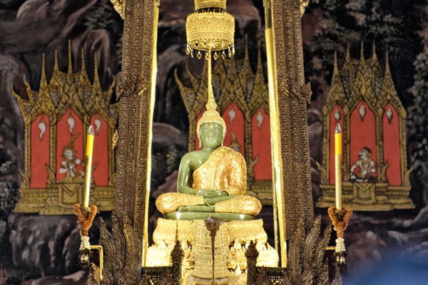 Bouddha d'Émeraude, Wat Phra Keo