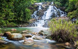 Une chute d'eau à Buon Me Thuot