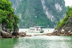 Croisière à bord dune jonque privée baie de Lan Ha 2 jours
