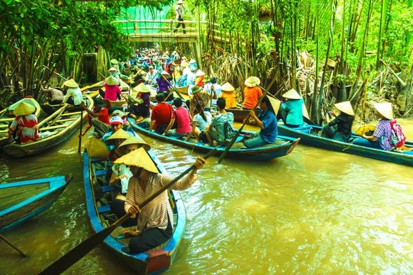 Embarquement sur les petits bateaux, Mekong