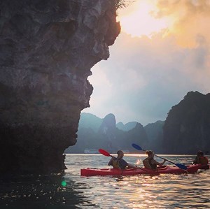 Kayak à la découverte de la baie d'Halong 