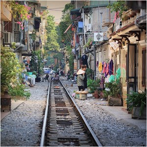 Rue de train à Hanoi 