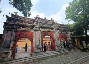 Une entrée  à la cité impériale de Hue