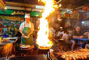 Les coins animés avec cuisine de rue à Bangkok