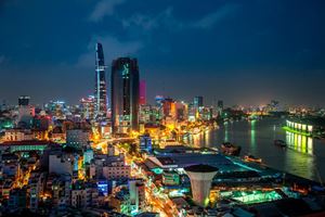 La ville Saigon à la nuit