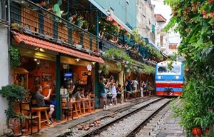 La rue du train à Hanoï (capitale millénaire du Vietnam