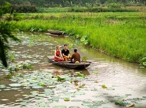 Balade en barque à Ninh Binh 